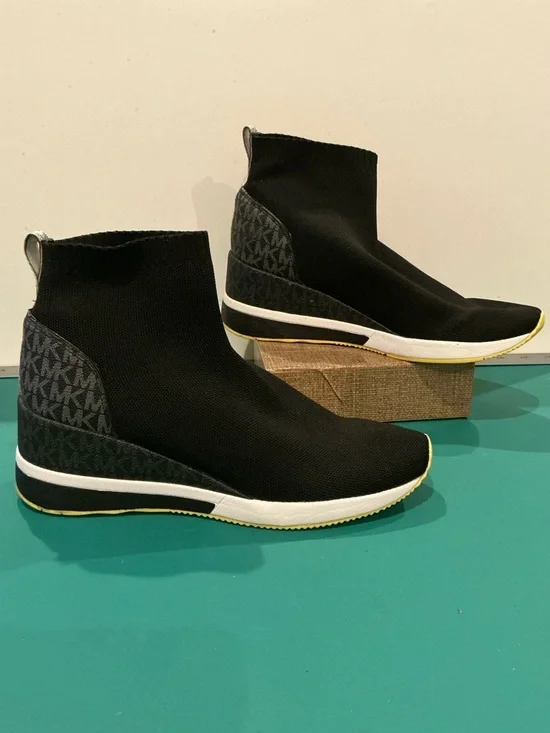 Michael Kors Skyler Bootie /Sock Sneakers Size 9 - Picture 2 of 8